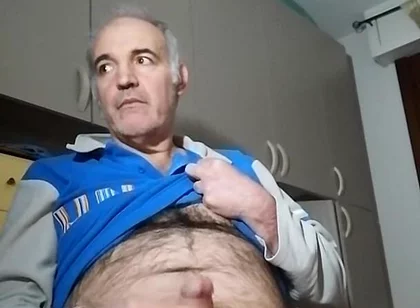 A Nice Cumshot Before Going to Sleep!