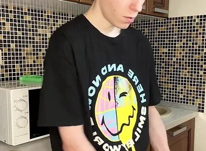 Young Twink's Gushing Cum Delight
