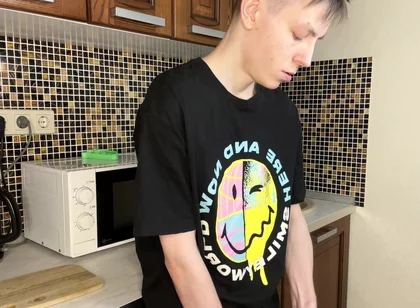 Young Twink's Gushing Cum Delight