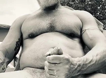B&w Outdoor Bate