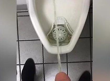 Big Bi Dick Pissing (hard & Soft)