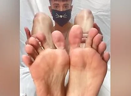 Kitty Femboy Showing Feet And Ass