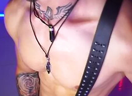 Show So Hard Adn Sexy In Th E Room