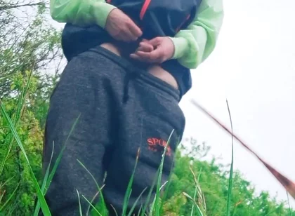 Masturbate at Public
