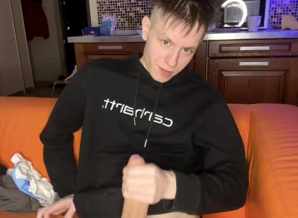 Hand Pump Session Builds to Uncontrollable Twink Cum