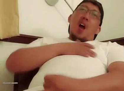 Solo Daddy Hard, Heavy, Hungry