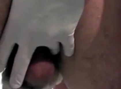 Young striagt used at the clicni by the doctor