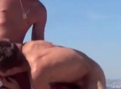 Romantik fucked by sexy boy in outdoor beach