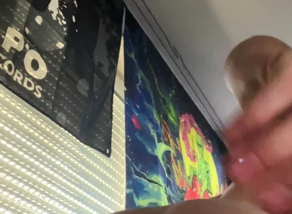 Extrem Big Anal Plug in Jung Boy